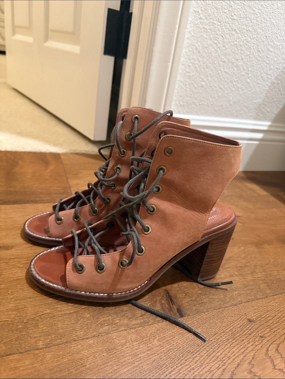 Free People x Jeffrey Carnell Lace Up Chunky Heels - Barely Worn - Picture 3 of 6